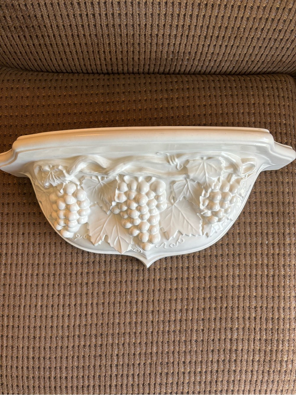Arnel’s Vintage Ceramic Floating Grapevine Shelf